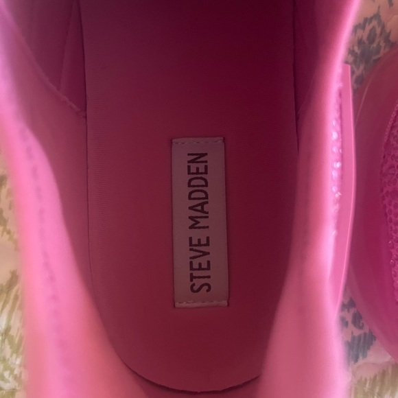COPY - Steven Madden Sneakers - Picture 4 of 4